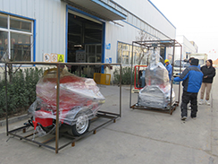 福瑞得機械1臺灌縫機，1臺移動燈車，一臺馬路吹風(fēng)機打包裝柜出口新加坡