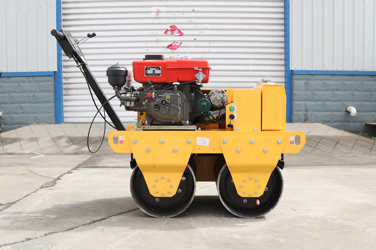 對(duì)于小型手扶壓路機(jī)的這些使用環(huán)境您要明白！